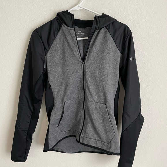 Women’s Nike Full-Zip Jacket - Picture 1 of 8